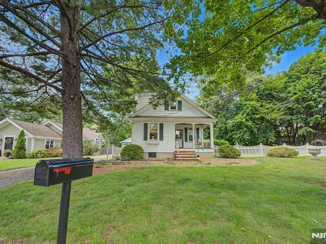 House for sale in Oakland, Bergen County