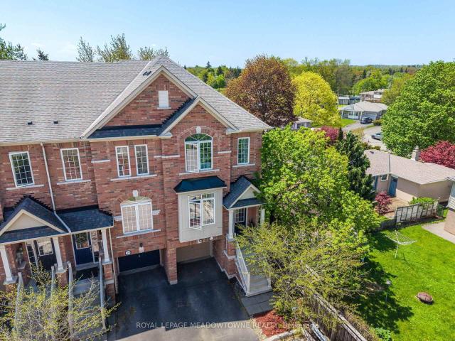 Townhouse for sale in Woburn, Ontario