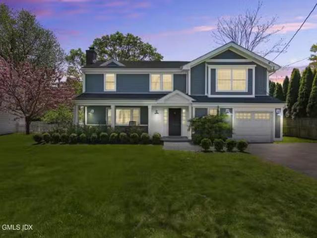House for rent in Darien