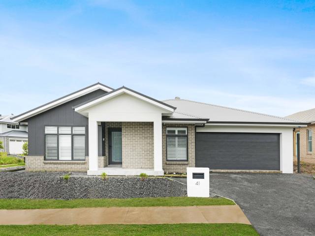 House for rent in Wollongong West, New South Wales