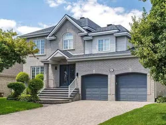 House for sale in Kirkland