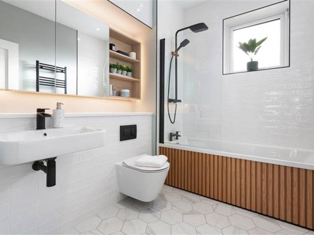 Terraced House to rent in Malahide, North Tipperary