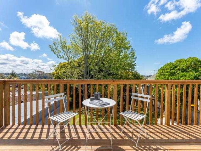 House for sale in Glenfield, Kaipātiki