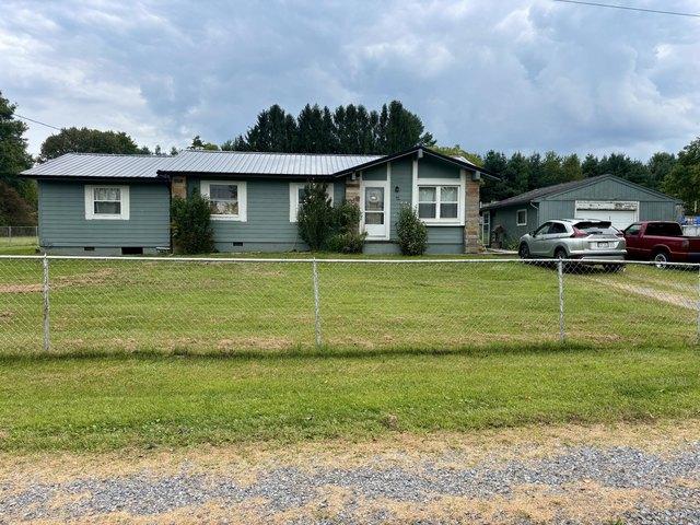 House for sale in Mount Lookout, West Virginia