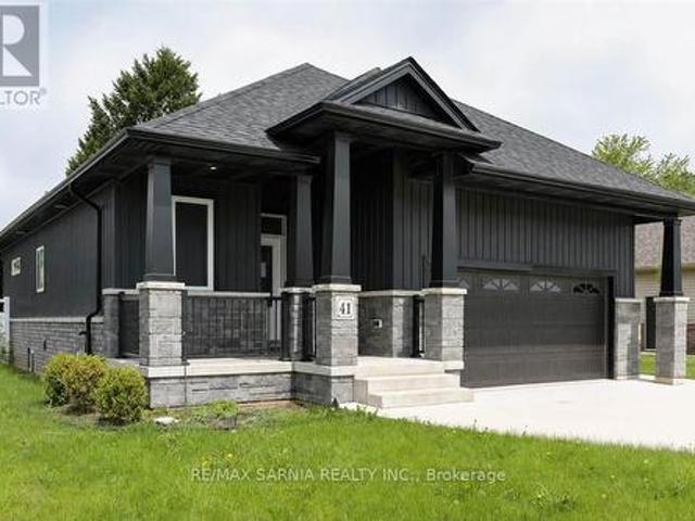 House for sale in Chatham–kent, Ontario