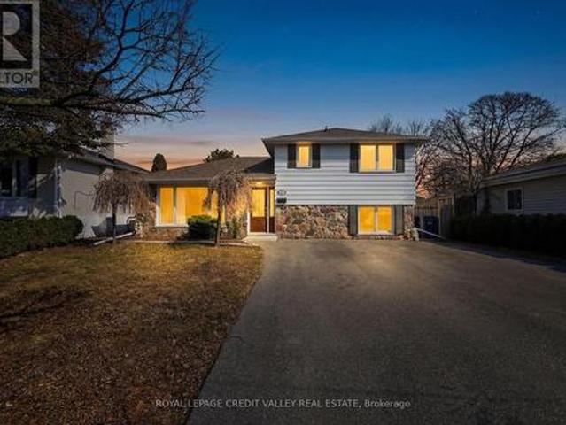 House for sale in Brampton, Golden Horseshoe