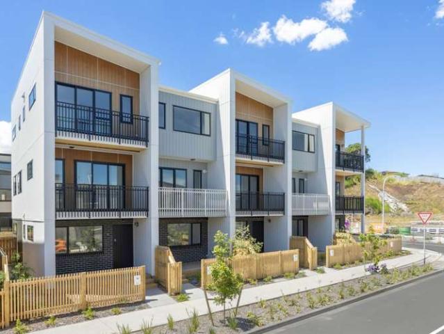 Townhouse for sale in Mount Wellington