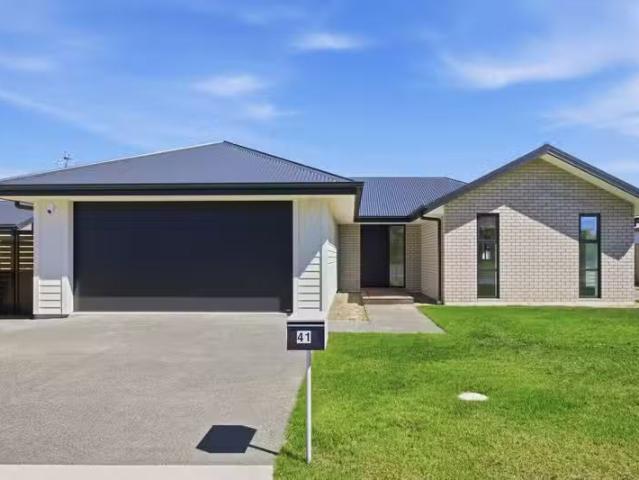 House for sale in Woodend, Canterbury