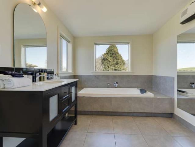 House for sale in Otakou