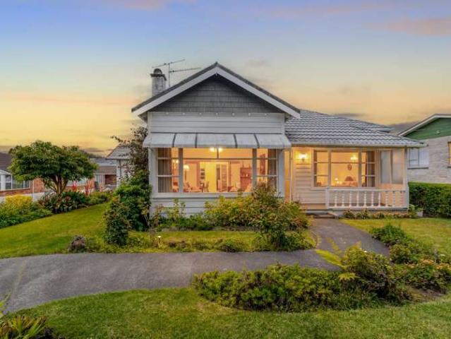 House for sale in Royal Oak