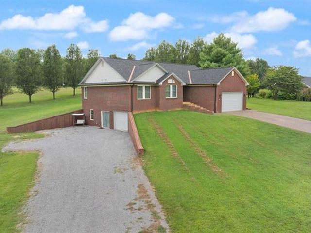 House for sale in Columbia, Adair County