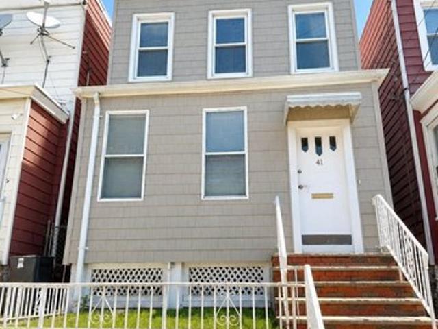 House for sale in Hudson, New Jersey