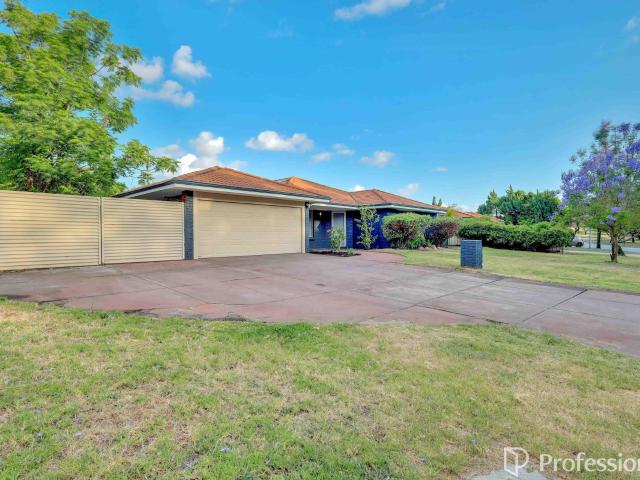 House for sale in Canning, Canning Vale
