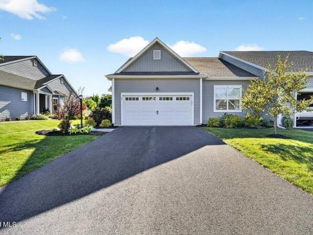 Townhouse for sale in Saratoga, New York