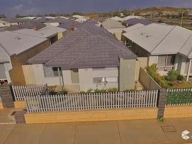 House for rent in Golden Bay