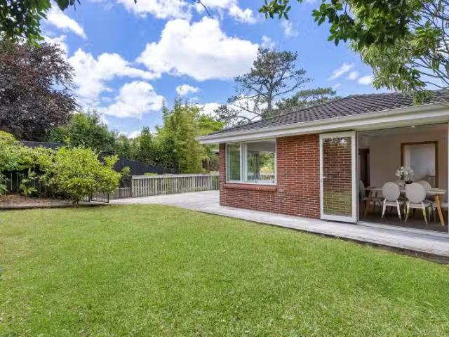 House for sale in Paremoremo, Oroua County