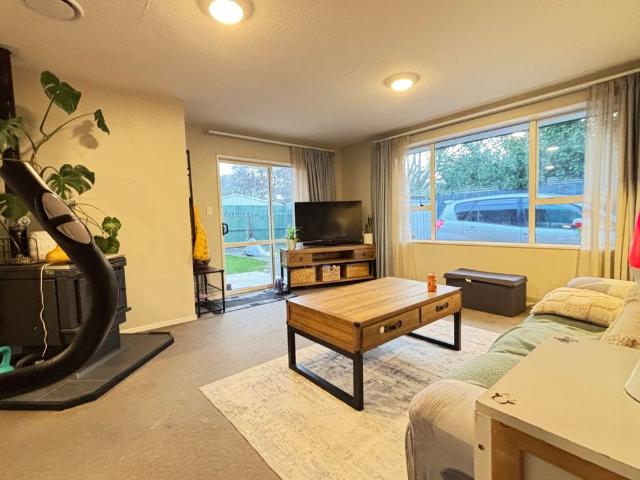 House for rent in Chaslands, Canterbury