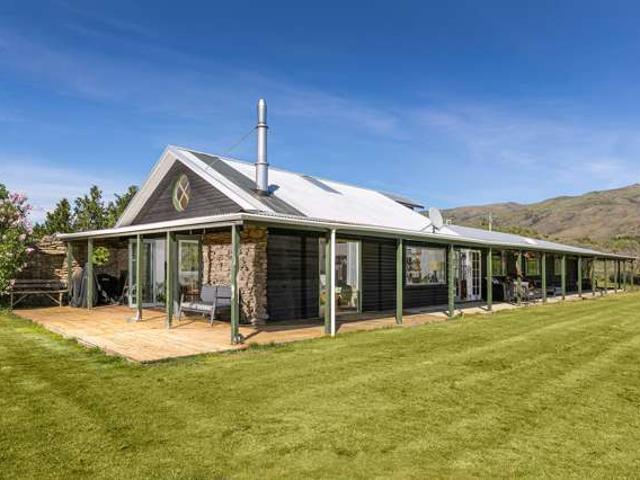 House for sale in Pisa Moorings, Cromwell Community