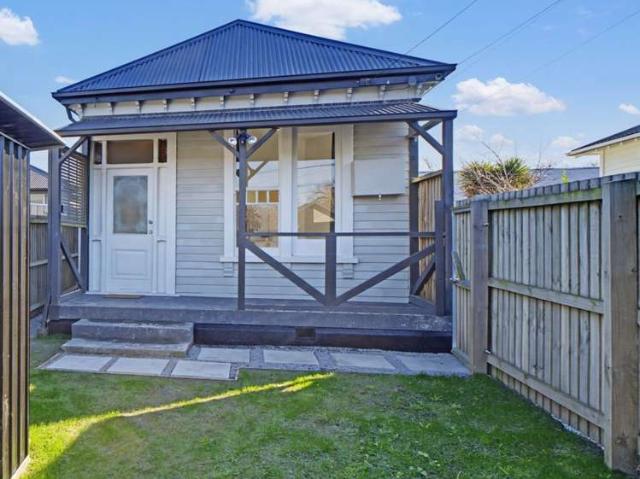 Townhouse for sale in Heathcote, Canterbury