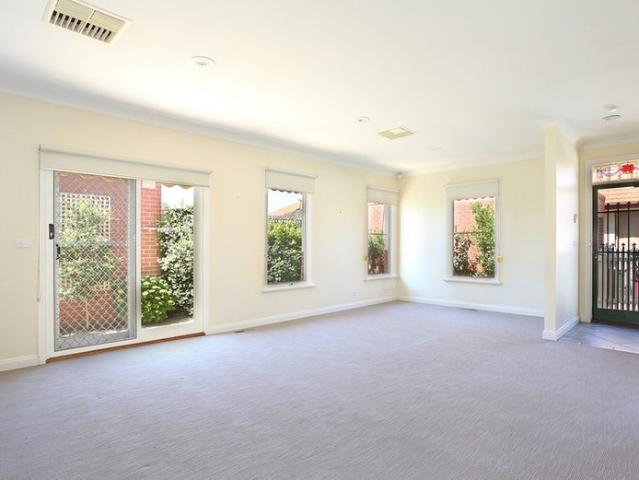Room for rent in Camerons Creek, Victoria