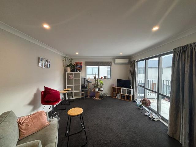 Townhouse for rent in Heathcote, Canterbury