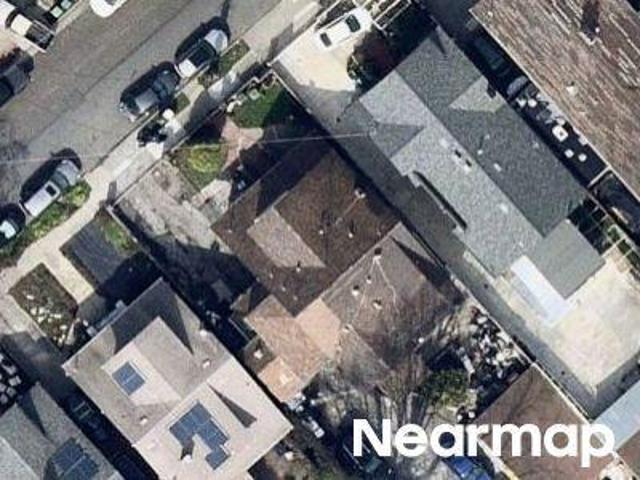 House for sale in Oakland