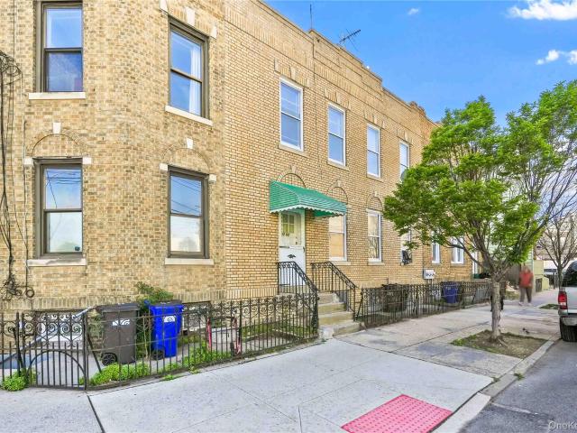 House for sale in Queens, Arverne