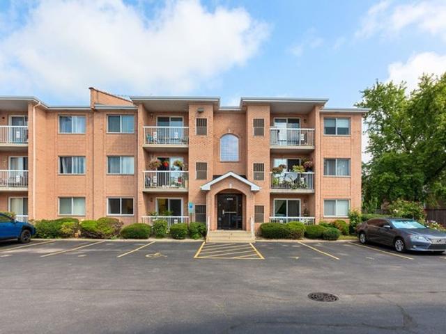Condo for sale in Glenview, Illinois