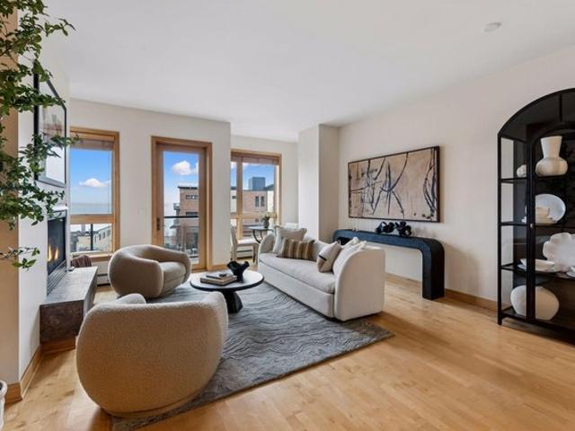 Condo for sale in Hennepin, Minnesota