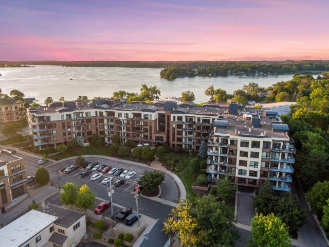 Condo for sale in Spring Park