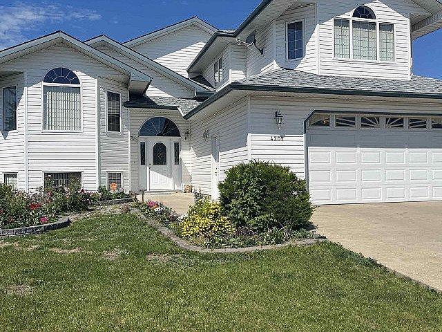 House for sale in Wedgewood, Alberta