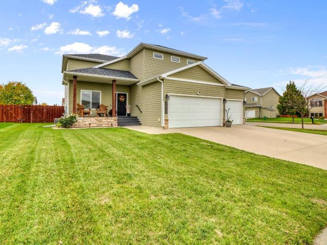 House for sale in Moorhead, Clay County
