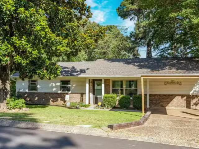 House for rent in Benton
