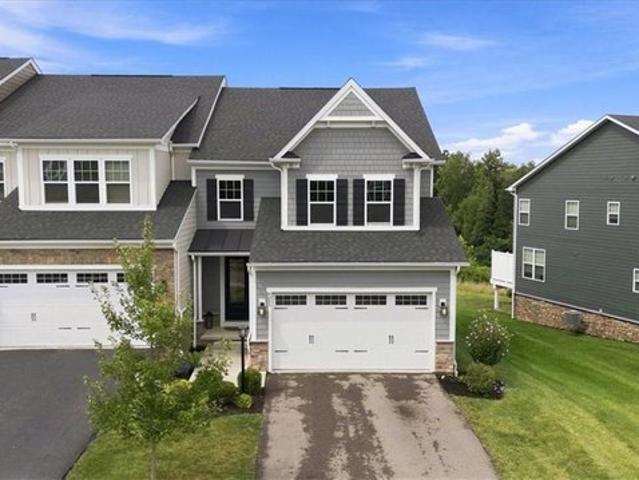 Townhouse for sale in Bakerstown, Pennsylvania