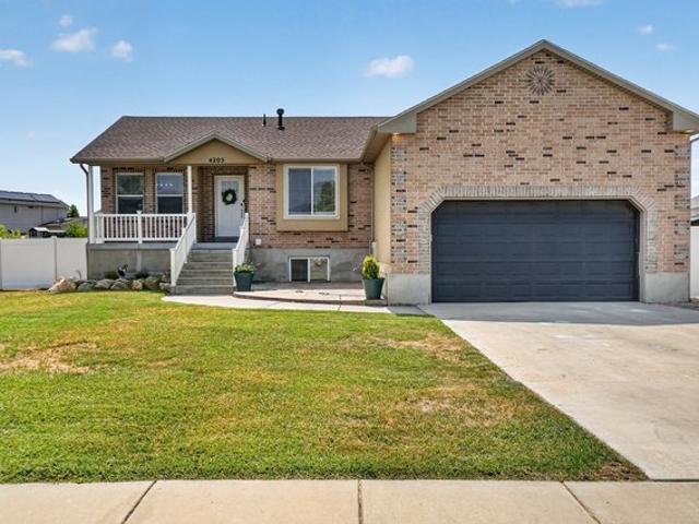 House for sale in Roy, Utah