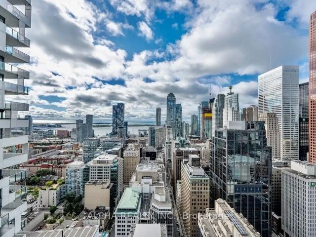 House for rent in Toronto Centre, Toronto