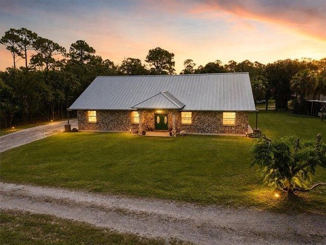 House for sale in Malabar, Florida