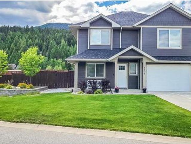House for sale in Castlegar, British Columbia