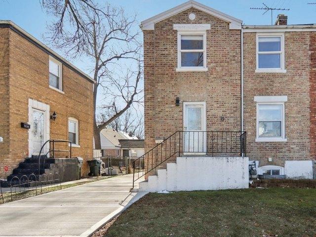 Townhouse for sale in Bellwood, Illinois