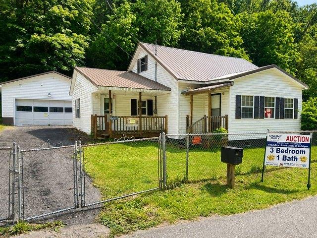 House for sale in Whitesville, West Virginia