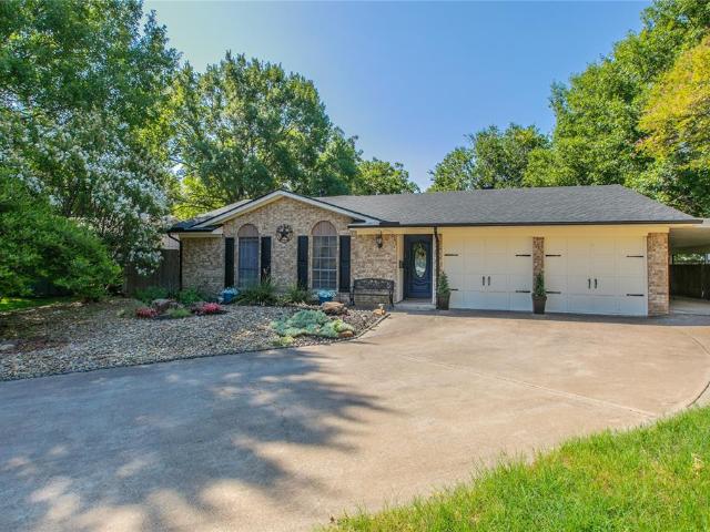 House for sale in Benbrook, Texas