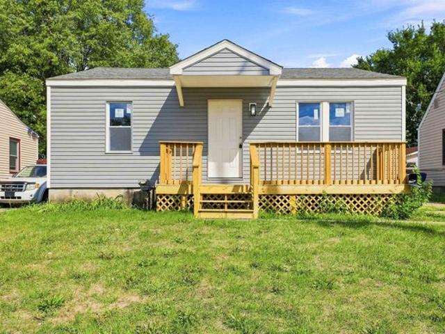 House for sale in Flint, Genesee County