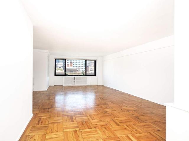 Condo for sale in Arverne, New York