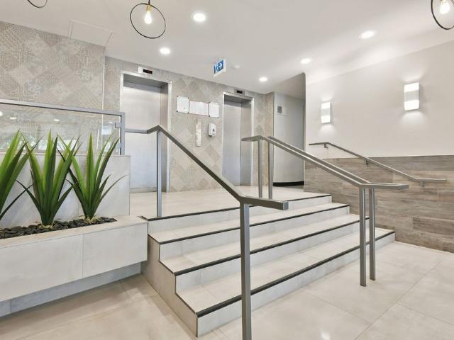 Apartment for rent in Somerset, Ottawa
