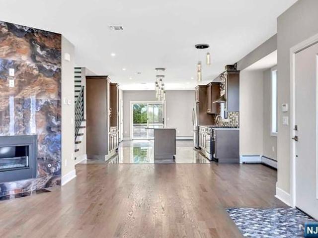 Property for rent in Koreatown, Palisades Park