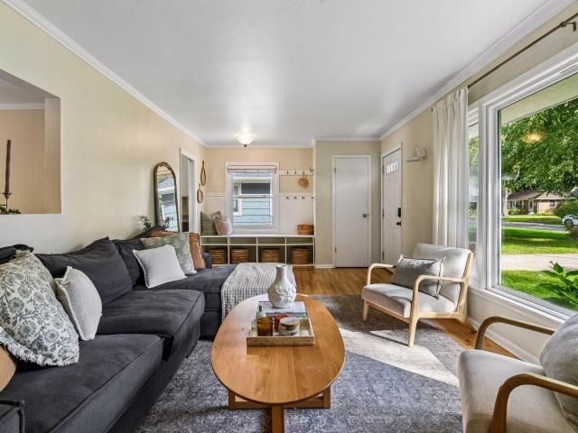 House for sale in Presidents, Edina