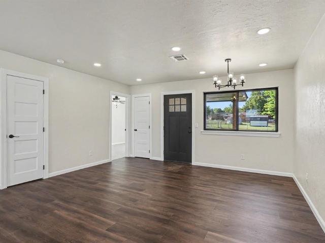 House for sale in Prague, Lincoln County