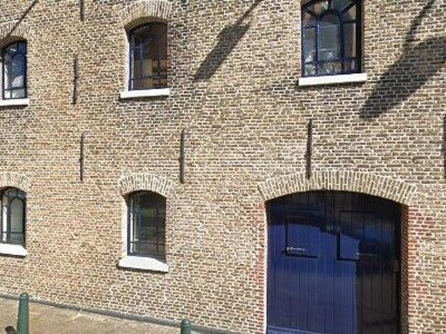 Bedrijfspand te koop in Taanschuurpolder, Maassluis