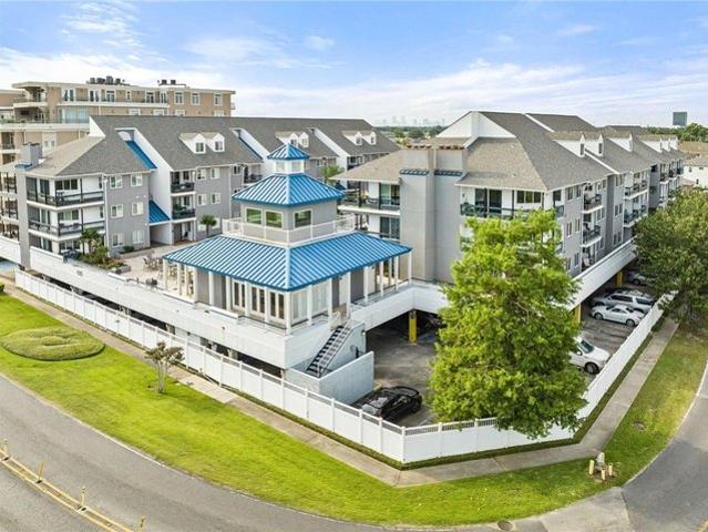 Condo for sale in Metairie, Louisiana
