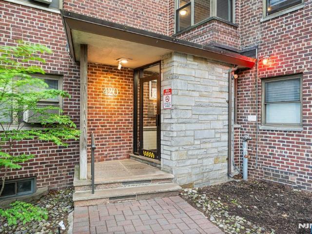 House for sale in Fort Lee, New Jersey